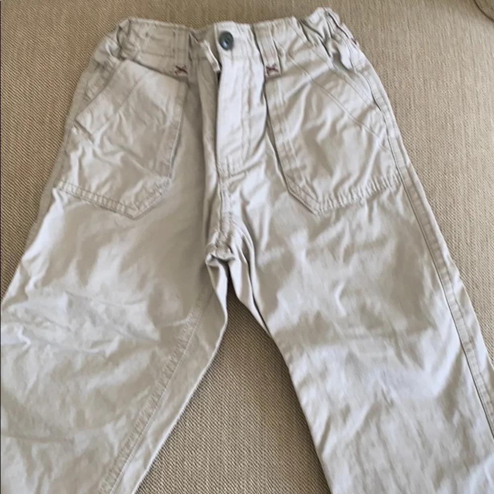 Gap khaki pants. Tan with camouflage lining. SZ 3.